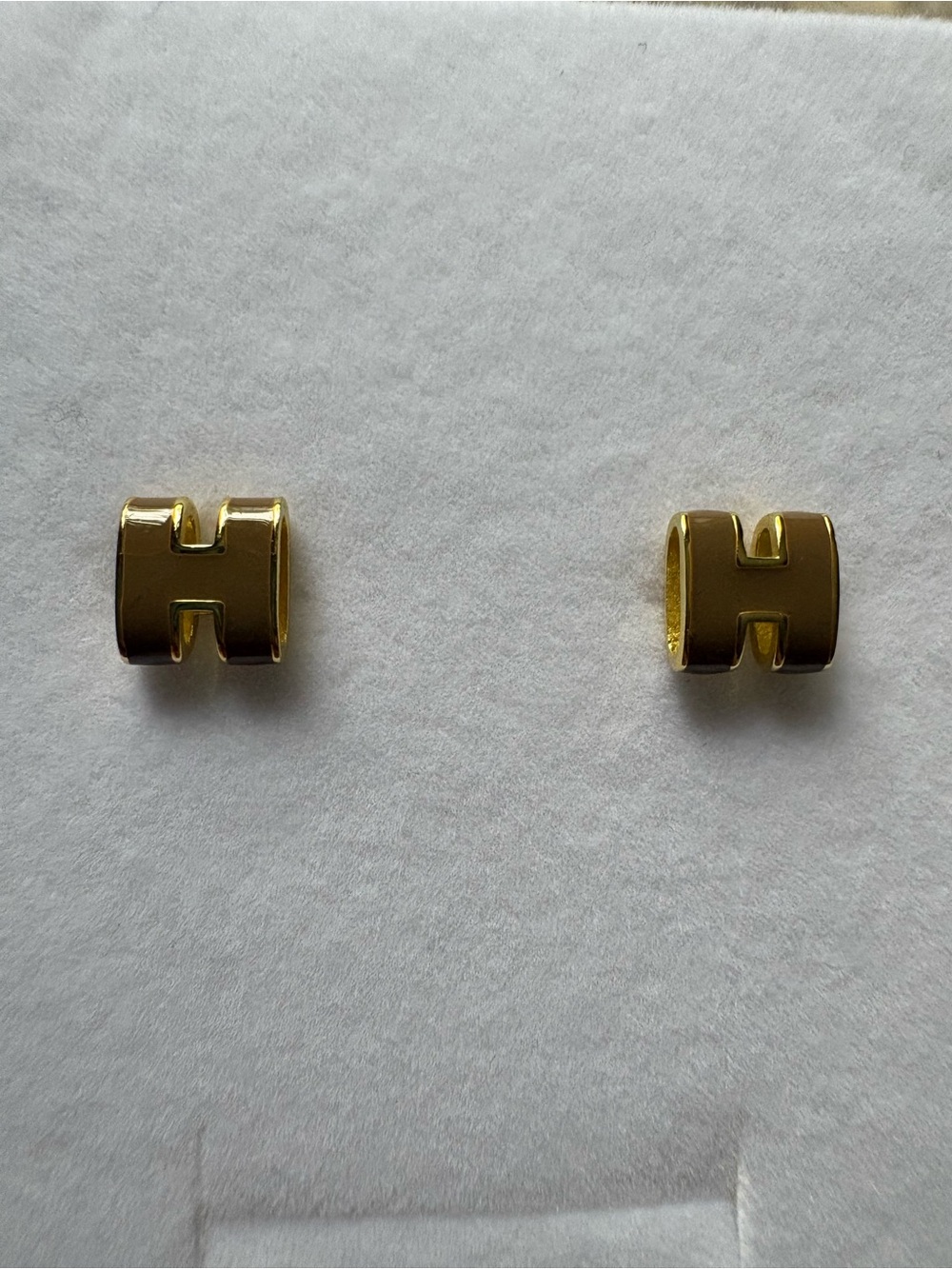 Gold 'H' Logo Hoop Accent Beads